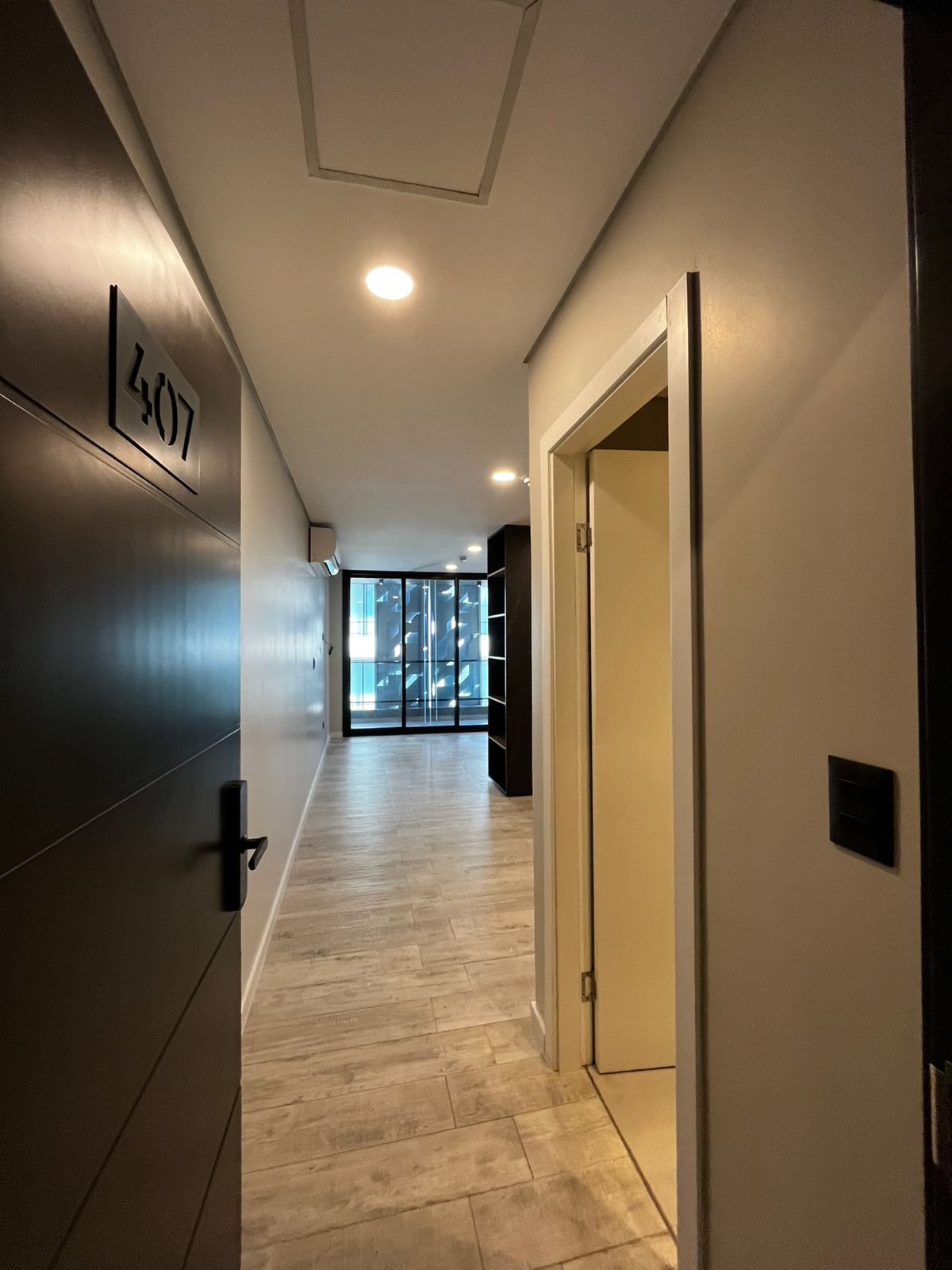 ALQUILO HERMOSO MONOAMBIENTE EDIFICIO ZENTRUM,, ZONA SHOPPING DEL SOL — foto 3
