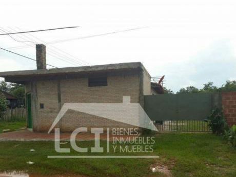 En Esquina, Una Linda Propiedad Con Salon Comercial Y Vivienda A Estrenar.
