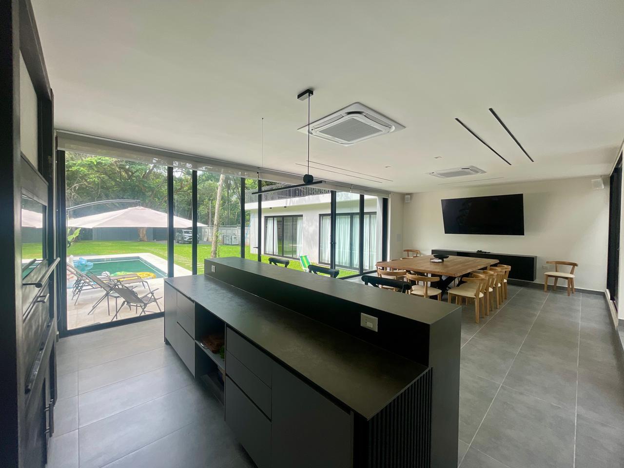 IMPORTANTE RESIDENCIA AMOBLADA EN SAN BERNARDINO - ZONA ANFITEATRO — foto 2