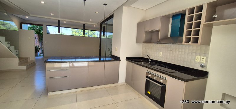 Dúplex 3 Dorm. + 4 Coch. Y Gran Jardin Z/ Stock Britez Borges Luque (Cód. 1230) — foto 2
