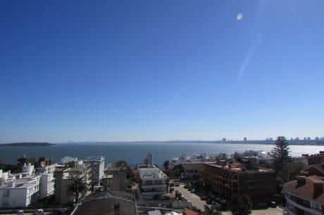 Apartamento En Península Con Vista A La Bahía Sobre Calle 20