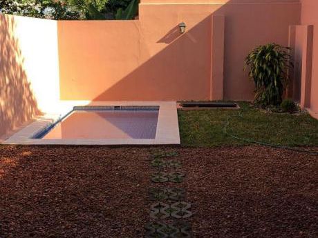 Alquilo Hermoso Duplex En Barrio Herrera A 2 Cuadras De Av. Santa Teresa