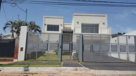 Lujosa Residencia A Estrenar En Los Laureles - Mariscal Estigarribia