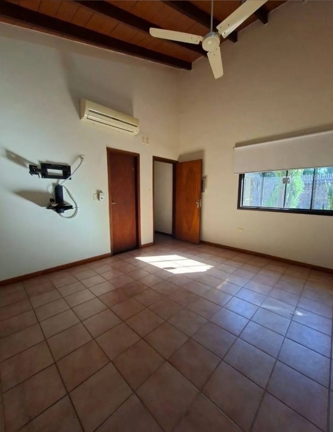 Casa en Alquiler en Asunción – Zona Iglesia Santa María y San Nicolás — foto 2