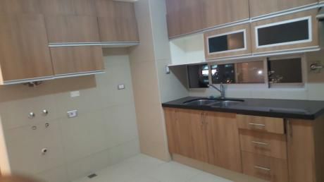 Monoambiente Sin Amoblar En Zona Sur, Av Las Américas En Alquiler