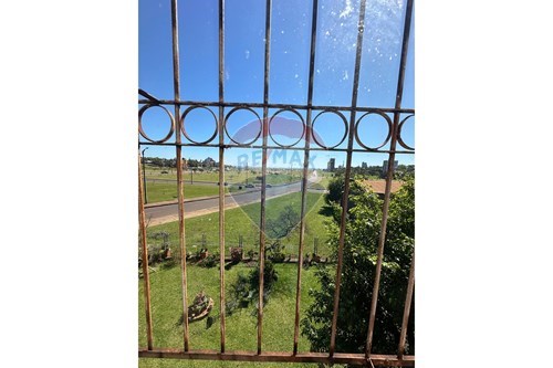 Local comercial en venta en Encarnación — foto 3
