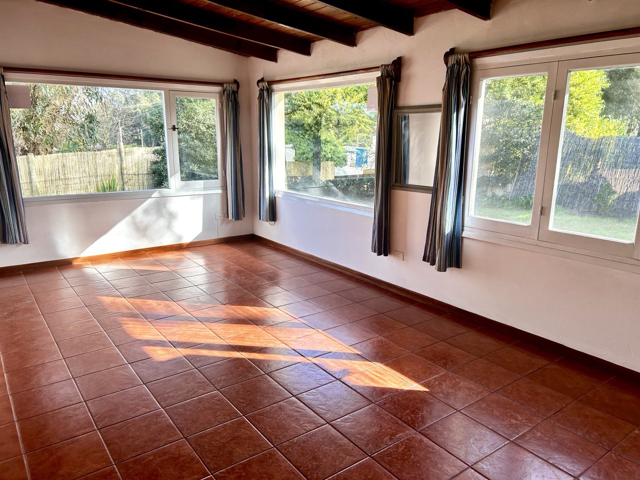 Alquiler Anual, La Barra, Casa 1 Dorm. Excelente Ubicación!! Muy Luminosa!! · Foto 4