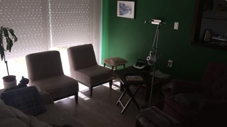 Apartamento Muy Amplio, En Edificio De Cooperativa!!