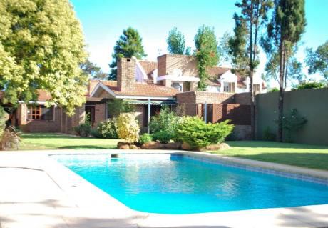 Hermosa Casa En Zona Residencial Y De Embajadas