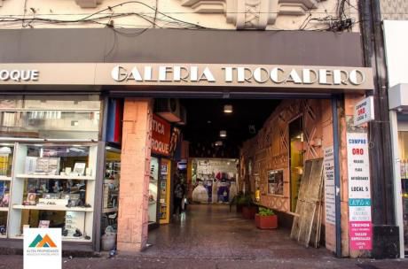Locales Comerciales En Galería Trocadero (avenida 18 De Julio)