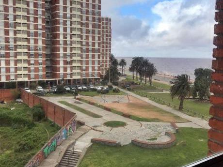 Venta Apto. Frente A La Rambla.