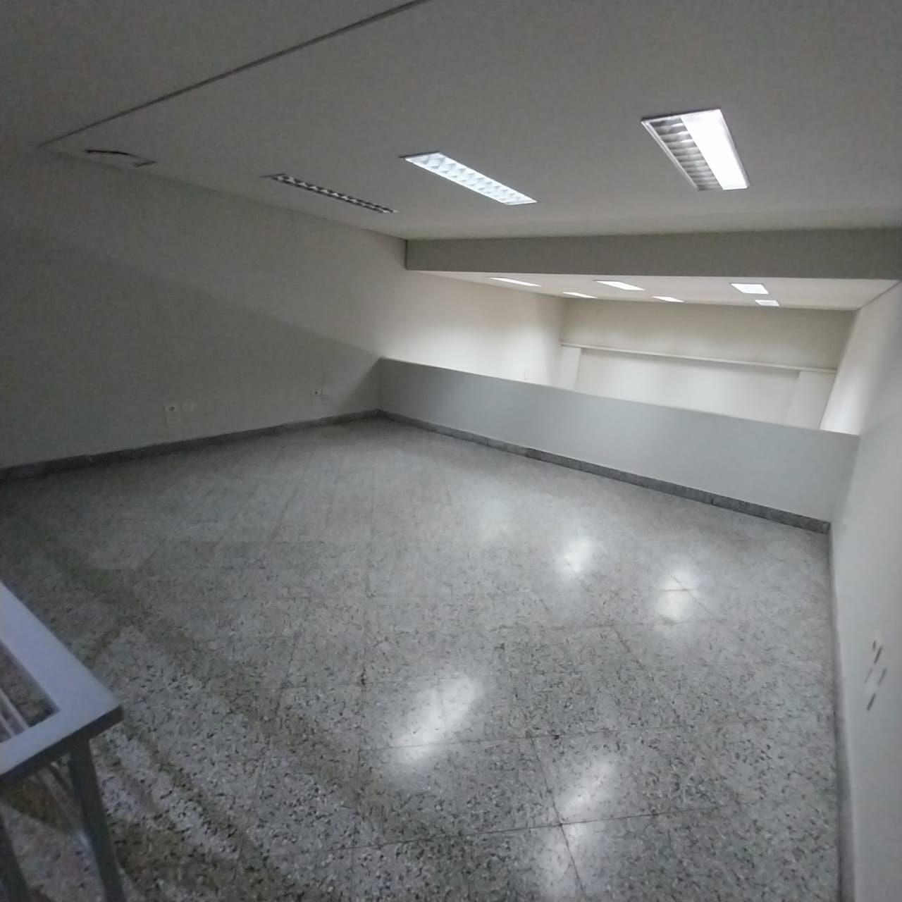 ALQUILO AMPLIO SALON COMERCIAL CENTRO DE ASUNCION — foto 2
