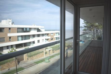 A Pasos De La Rambla De Punta Gorda, Refinada Arquitectura, A Estrenar