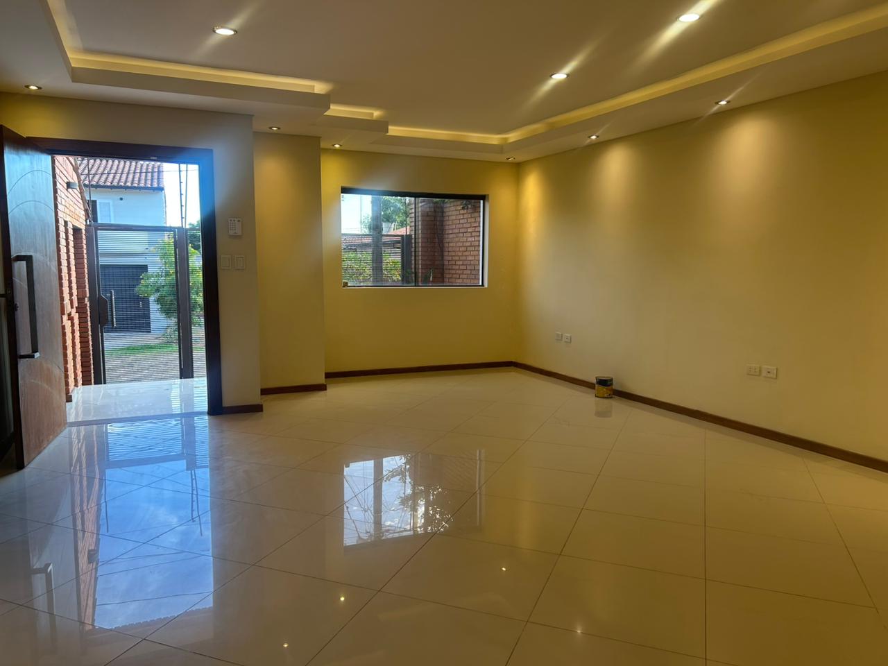 Vendo Casa De 4 Dormitorios En Lambare — foto 2