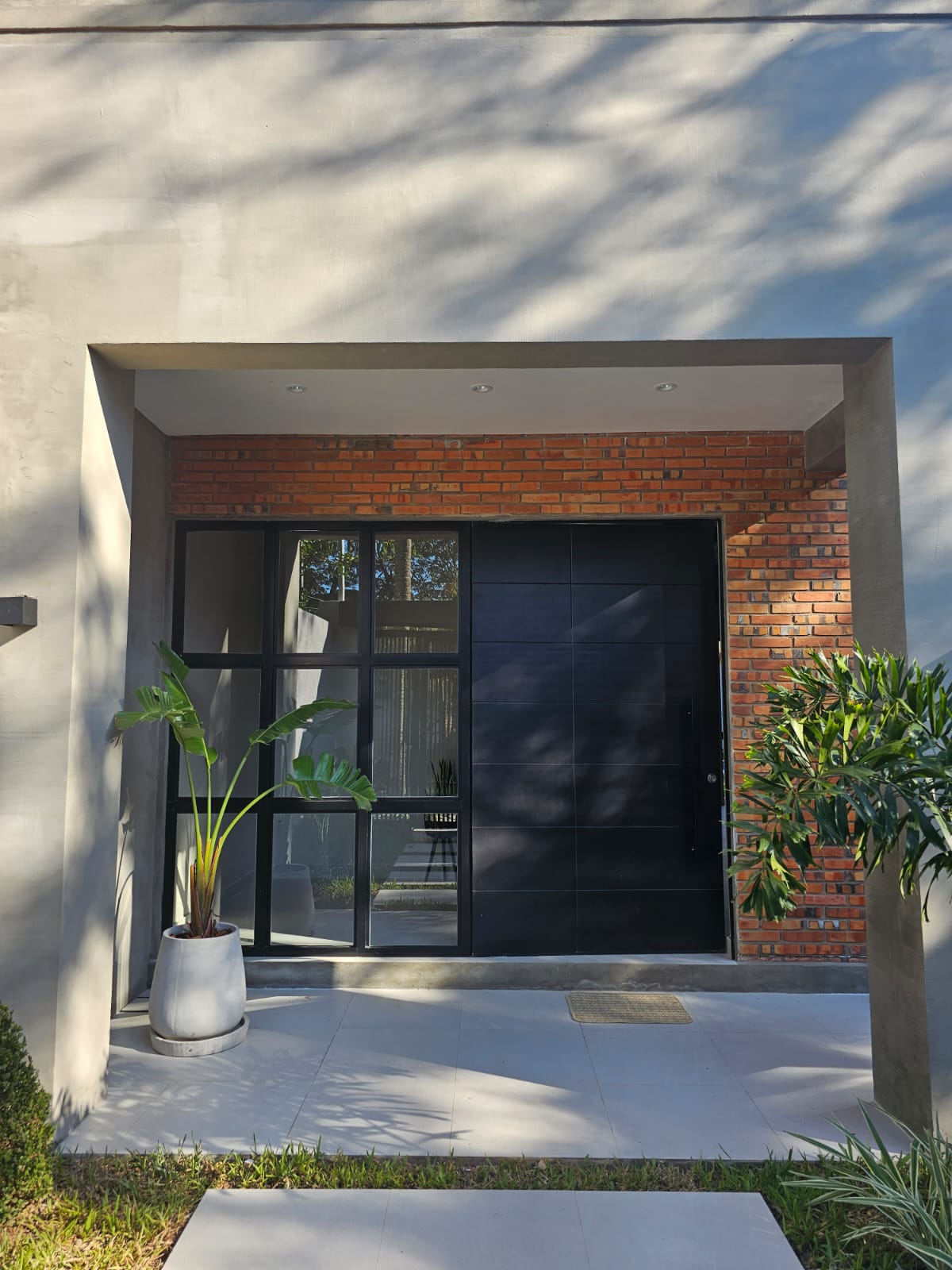 SAN BERNARDINO EN VENTA, HERMOSA RESIDENCIA DE 3 DORMITORIOS — foto 3