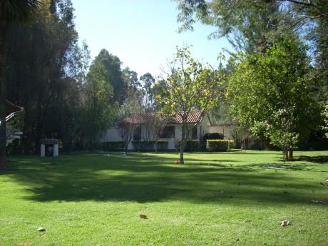 Hermosa Casa De Campo De Estilo único En Tiquipaya