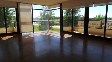 Luminoso, 2 Dorm Con Amenities Y Vista Despejada