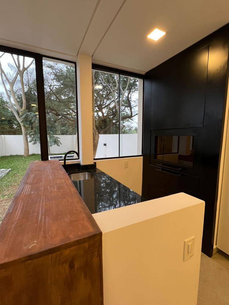 EN VENTA MODERNO DUPLEX, DISEÑO ESTILO TOSCANO - LUQUE — foto 3