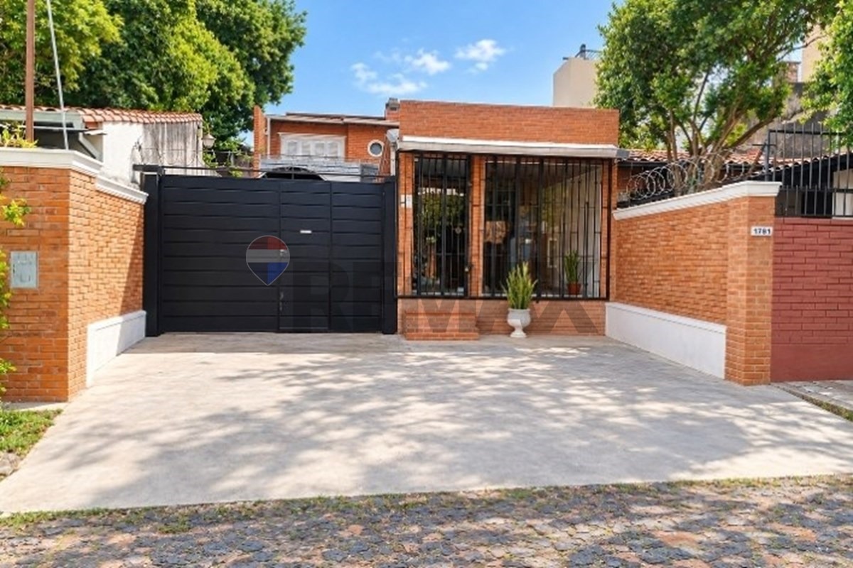 Casa en venta en Pettirossi