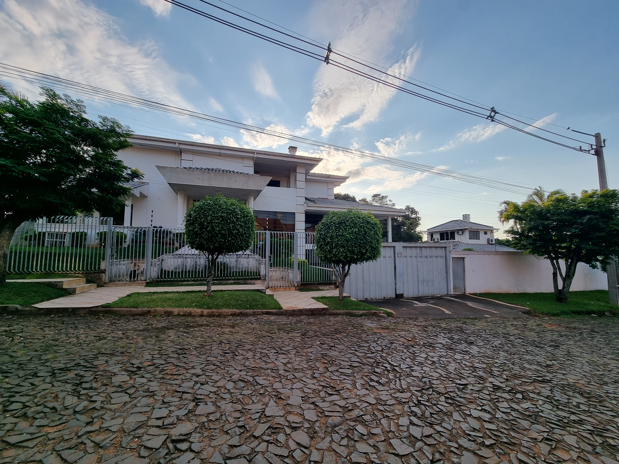 VENDO IMPORTANTE RESIDENCIA EN B° BOQUERÓN 2!! — foto 2