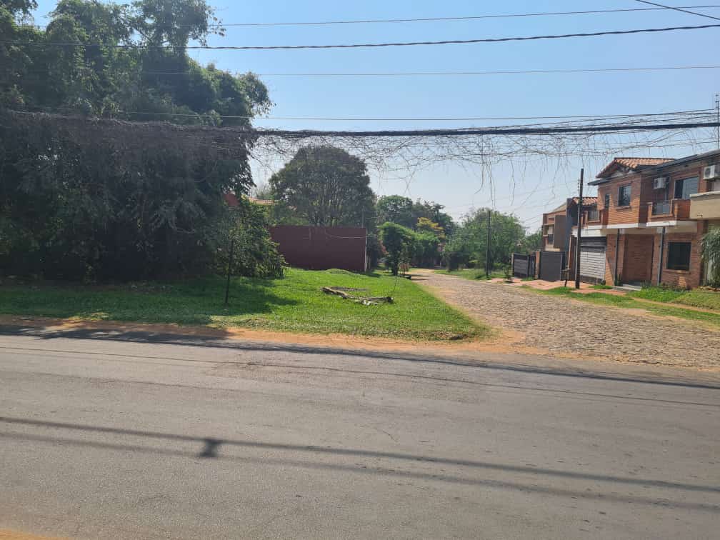 Vendo dos terrenos en esquina sobre jardin de oro — foto 3