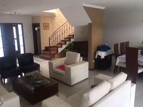 Casa En Venta En Urbanizacion Las Palmeras