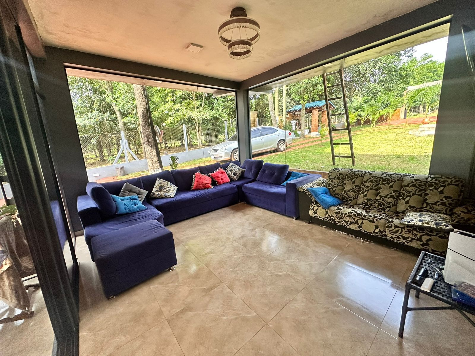 VENDO CASA QUINTA ZONA LAGO ACARAY — foto 2