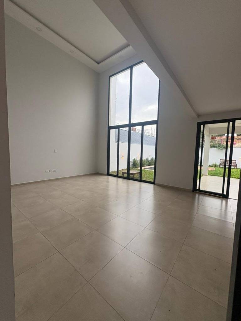 CASA DUPLEX EN ALQUILER JARDIN DE ORO LUQUE — foto 2