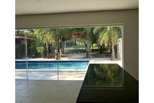 Casa - Venta - Paraguay Cordillera San Bernardino EN VENTA CASA-SAN BERNARDINO — foto 2
