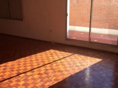 Alquiler Monoambiente Pocitos. Benito Blanco Y Pereira