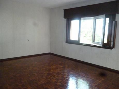 Oportunidad!! A Metros De Montevideo Shopping, G.C $2600,