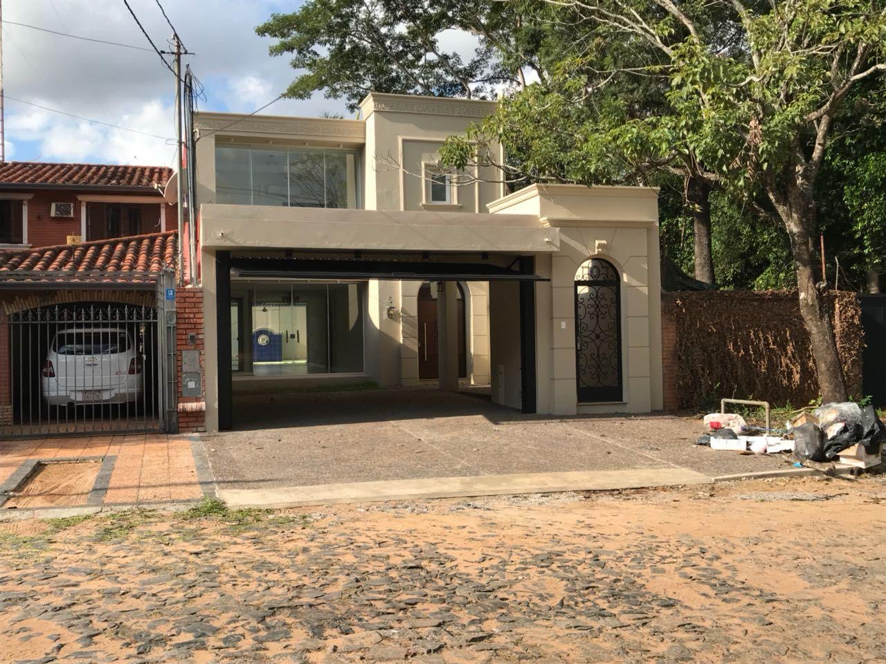 Casa en alquiler en Ycuá Satí