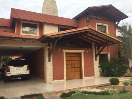 Hermosa Casa En Barrio Ciudad Nueva