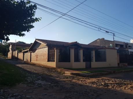Casa En Esquina Toda En 1 Planta En Herrera