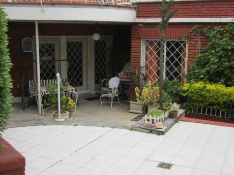 Bulevar España C/ Bvar. Artigas; 1 Planta,205 M2 Y 375 M2 Terreno;3d;serv.fondo