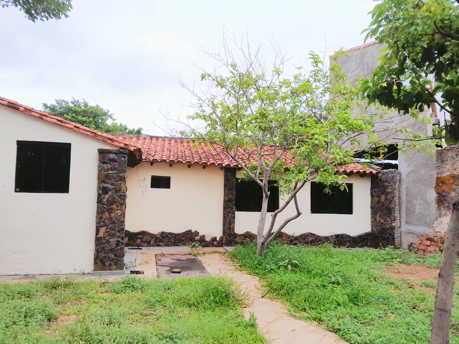 Vendo Casa En Limpio Gral. Elizardo Aquino — foto 2