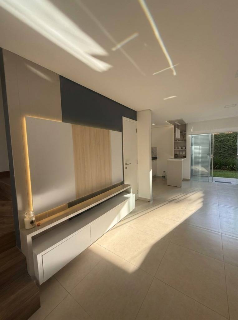 ALQUILO DUPLEX EN LAURELTY LUQUE — foto 2