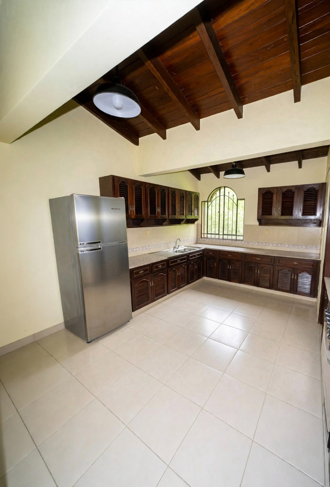 EN VENTA RESIDENCIA EN YCUA SATI — foto 2