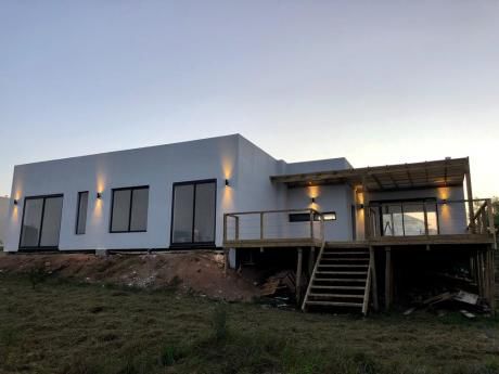 De Diseño, Colinas De Carrasco. En Venta.