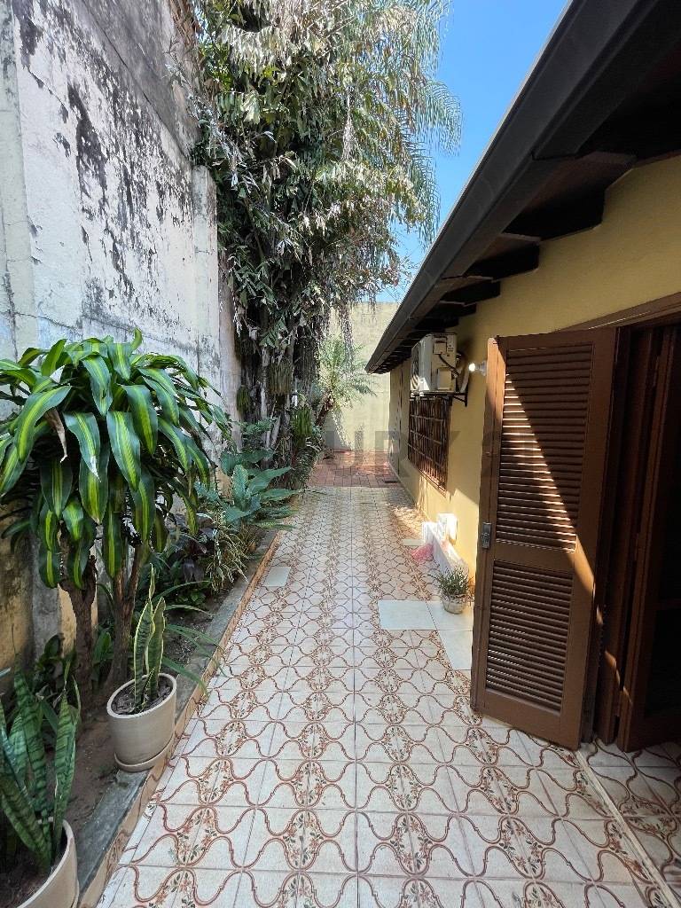 EN VENTA PROPIEDAD EN BARRIO MBURUCUYA — foto 2