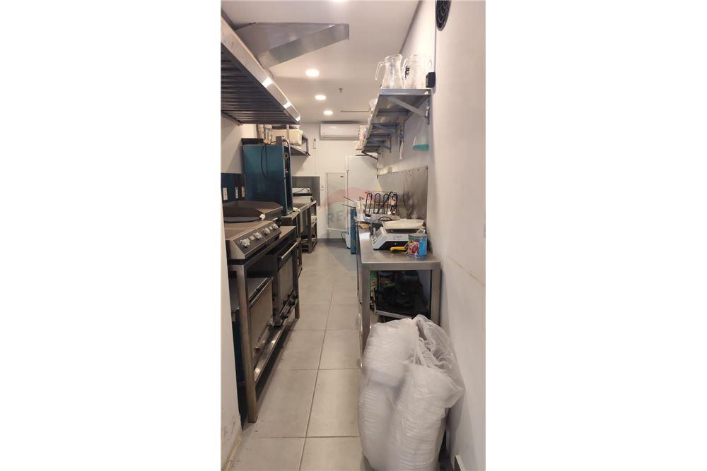ALQUILO LOCAL COMERCIAL PRESTIGIOSA UBICACION — foto 3