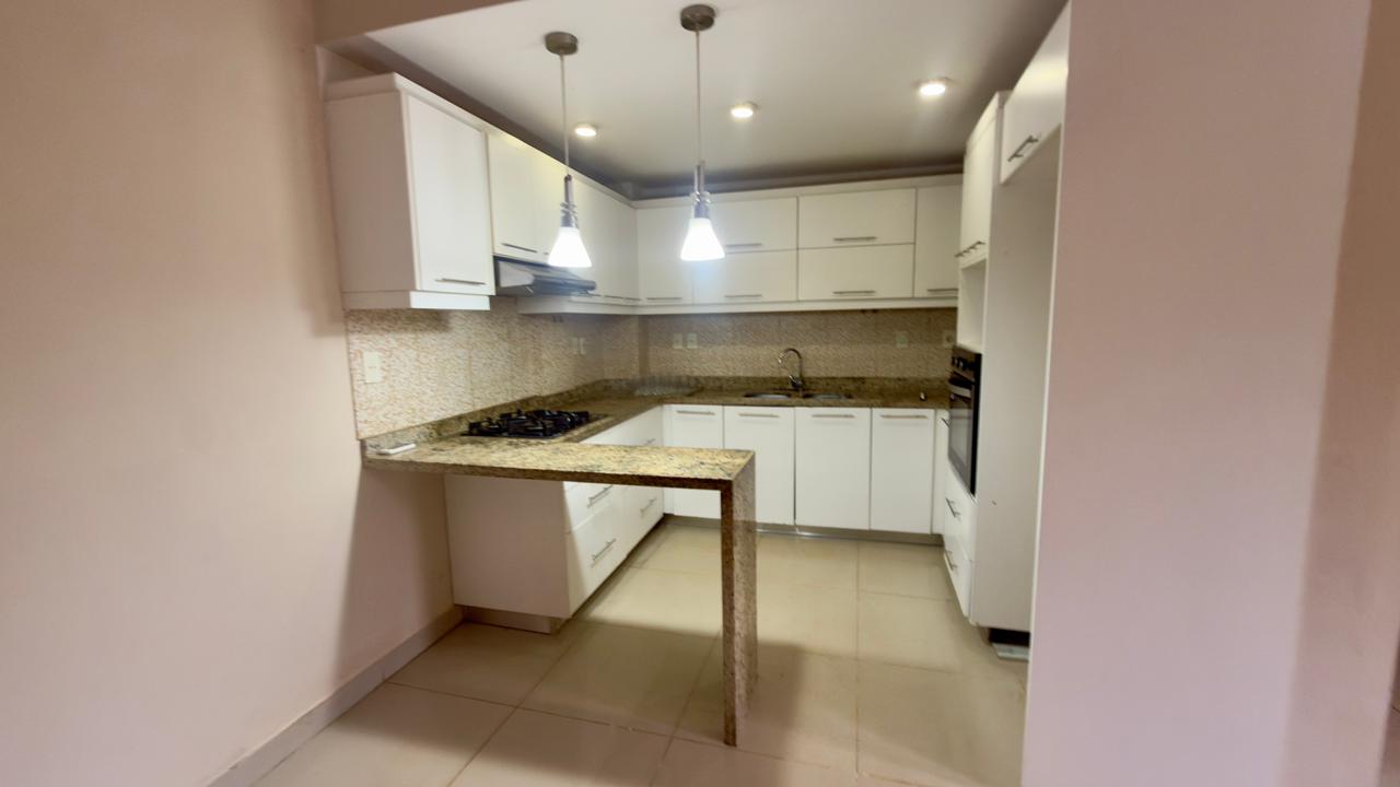 ALQUILER DE RESIDENCIA EN FERNANDO DE LA MORA ZONA NORTE — foto 2