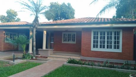 Casa Grande En El Centro De Luque