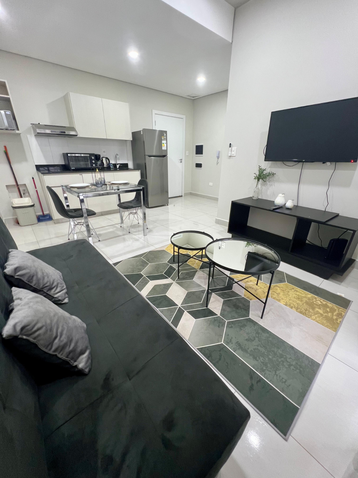 ALQUILO DEPARTAMENTO AMOBLADO EN LUQUE — foto 2