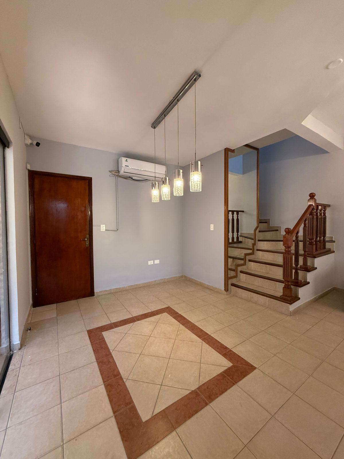 HERMOSO DUPLEX EN ALQUILER A DOS CUADRAS DEL SEMINARIO METROPOLITANO — foto 3
