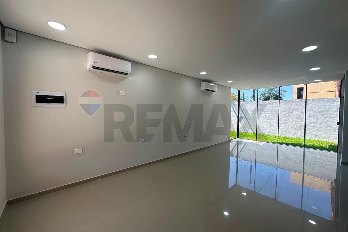 Venta De Dúplex Zona Yacht — foto 3