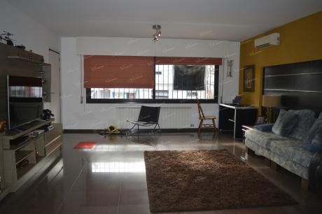 Preciosa Propiedad En Av. Ramón Anador