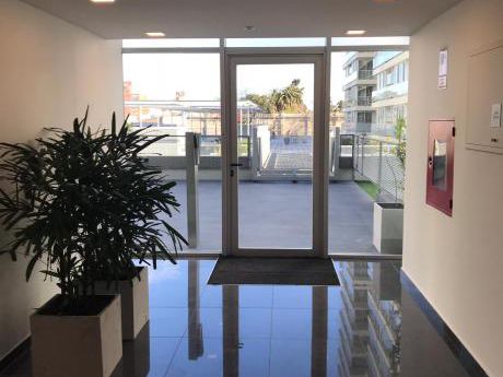 Alquile Y Estrene!! Barrio Sur 2 Dorm Con Garaje!! Consulte!