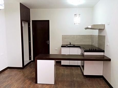 Práctico Departamento En Alquiler En Barrio Urbari