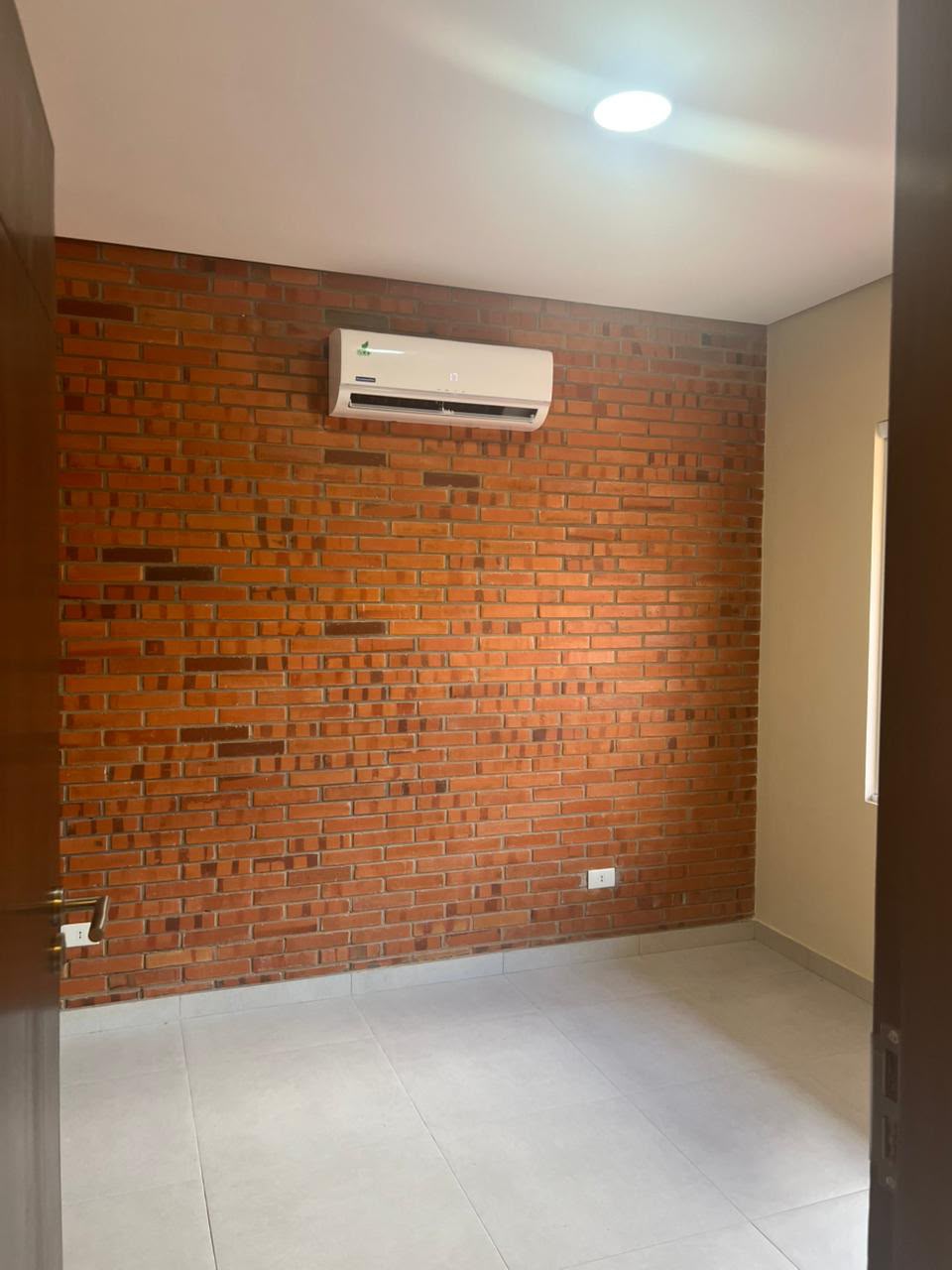 Alquilo Dúplex Premium en Luque | 215 m² Construidos | Gs. 8.400.000 — foto 2